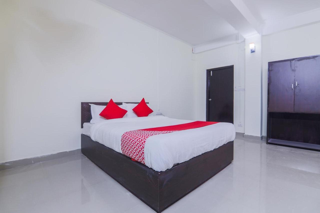 Oyo 18759 Nirvana Guest House Shillong Esterno foto